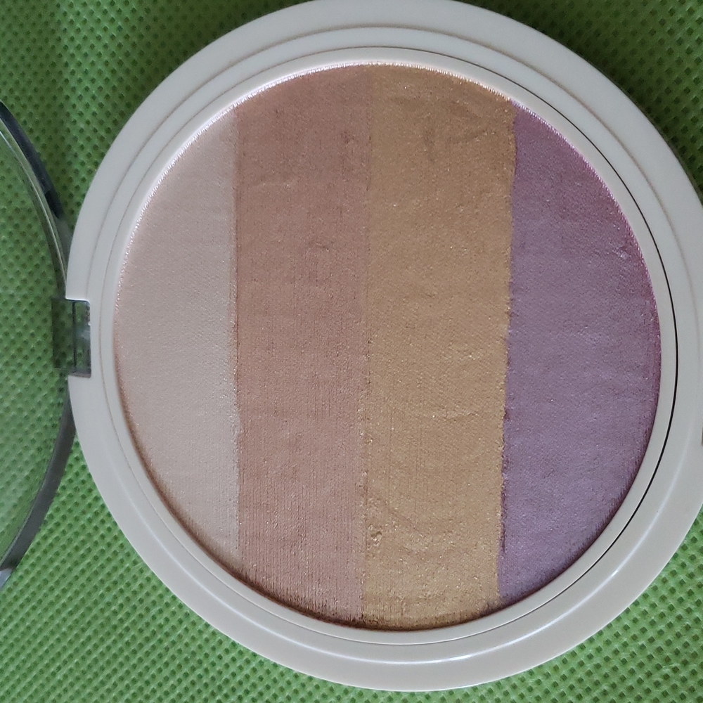 Undone Nonzero 560 4 shade  Highlighter.